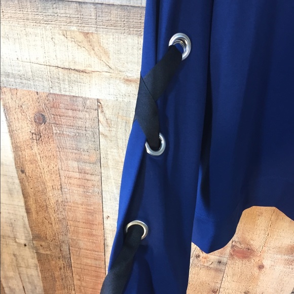 Vince Camuto Sweater - Picture 5 of 8